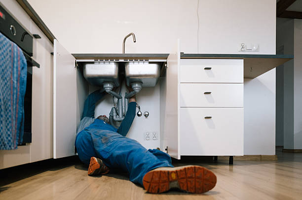 Professional Leak Detection technician working in New Holland, PA